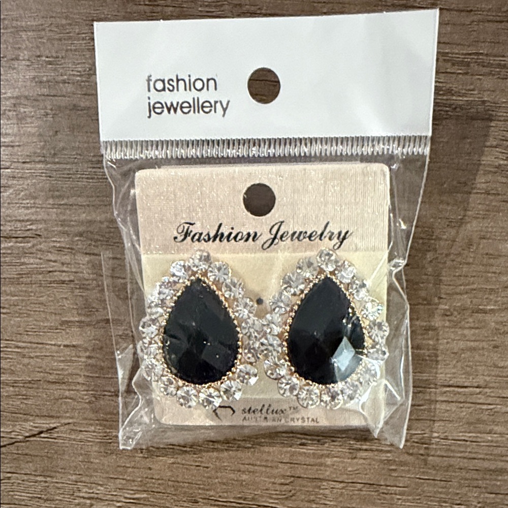 Fashion Jewelry Black and Silver Teardrop Earrings